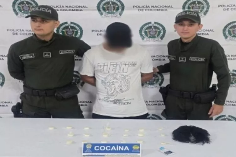 Man Busted Trying to Smuggle Cocaine Under Wig at Airport