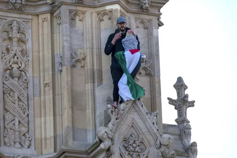 Man Scales Big Ben’s Elizabeth Tower in Shocking 16-Hour Protest Before Arrest